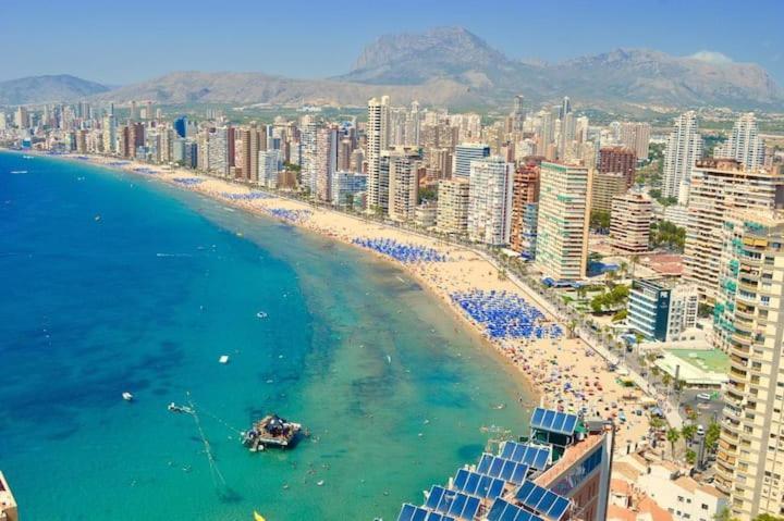 Doro Seaview Apartment بينايدورم المظهر الخارجي الصورة