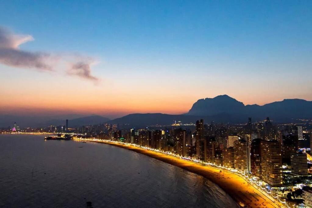 Doro Seaview Apartment بينايدورم المظهر الخارجي الصورة