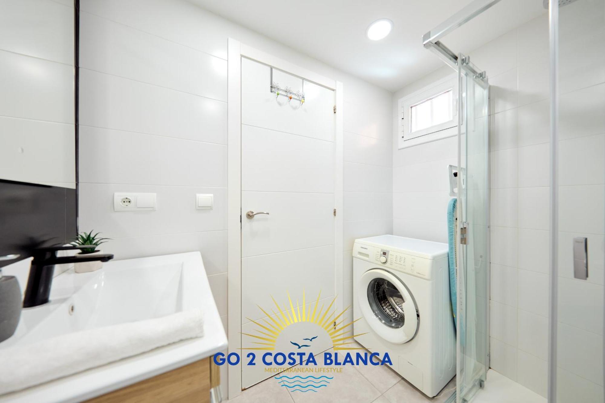 Doro Seaview Apartment بينايدورم المظهر الخارجي الصورة