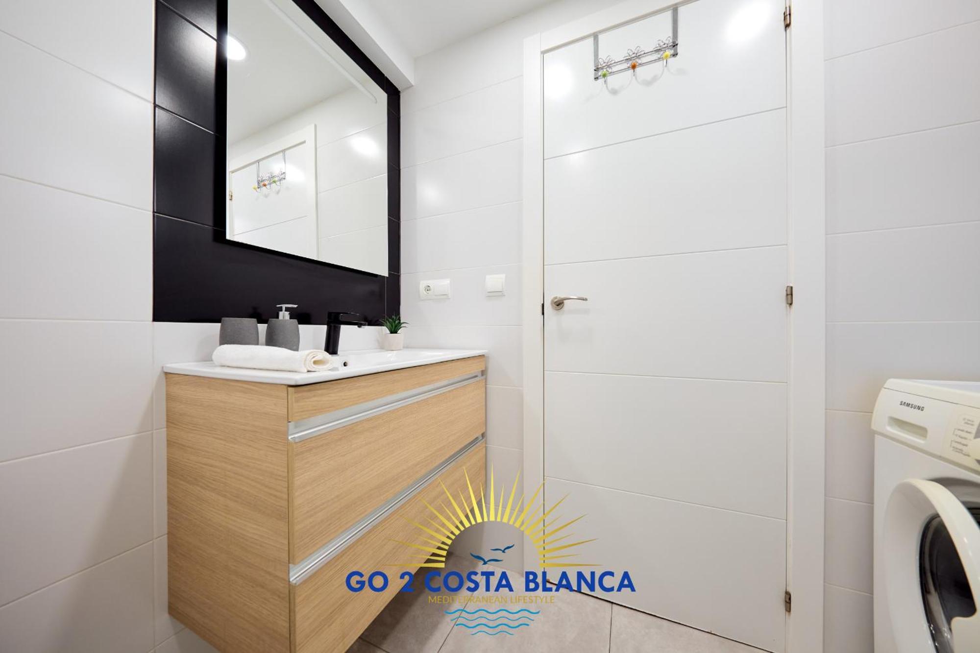 Doro Seaview Apartment بينايدورم المظهر الخارجي الصورة